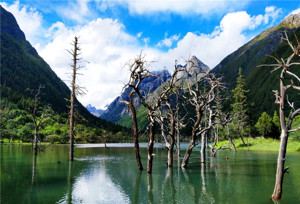 2019成都川西小环线7日游户外小团游:海螺沟-四姑娘山-稻城亚丁旅游